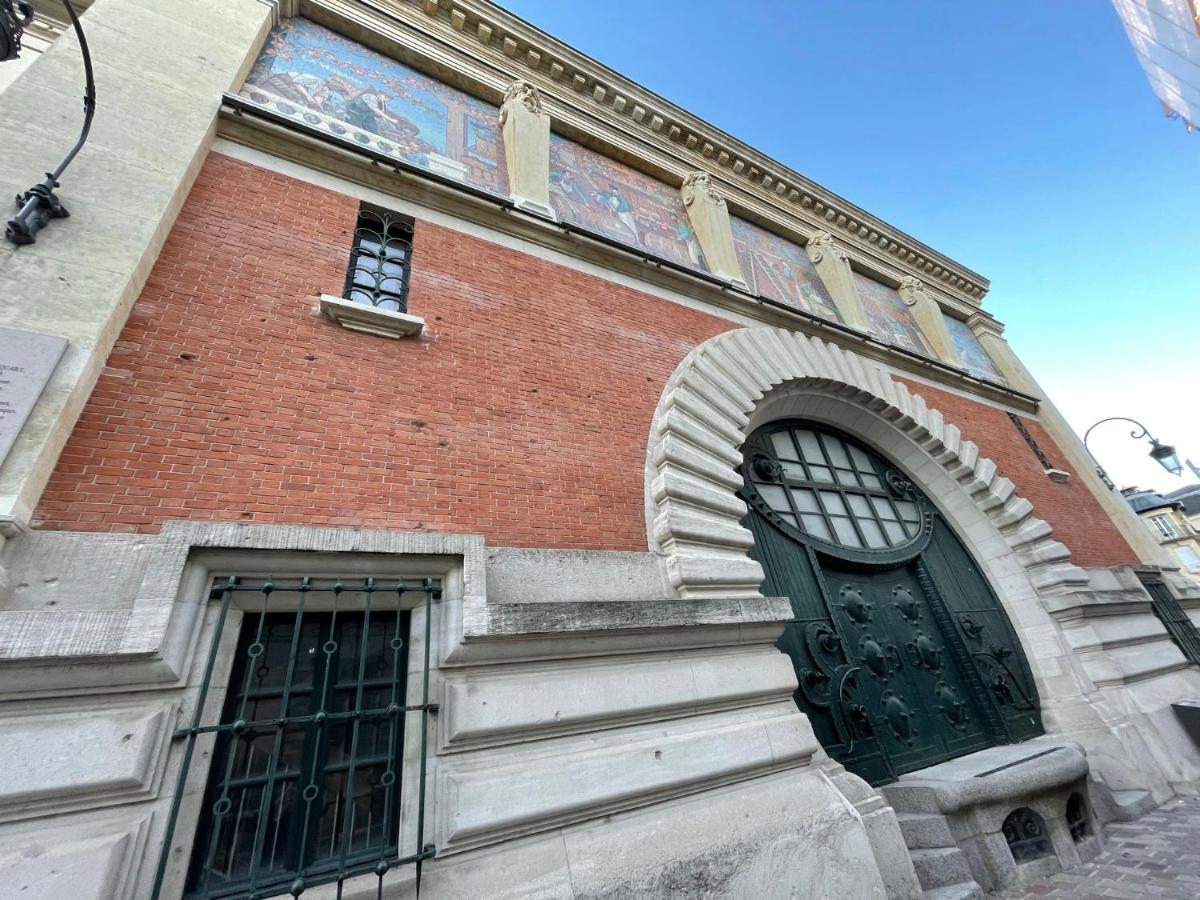 Charme De L'Ancien Pour Cet Appartement Entierement Renove Dans L'Hypercentre De Реймс Экстерьер фото